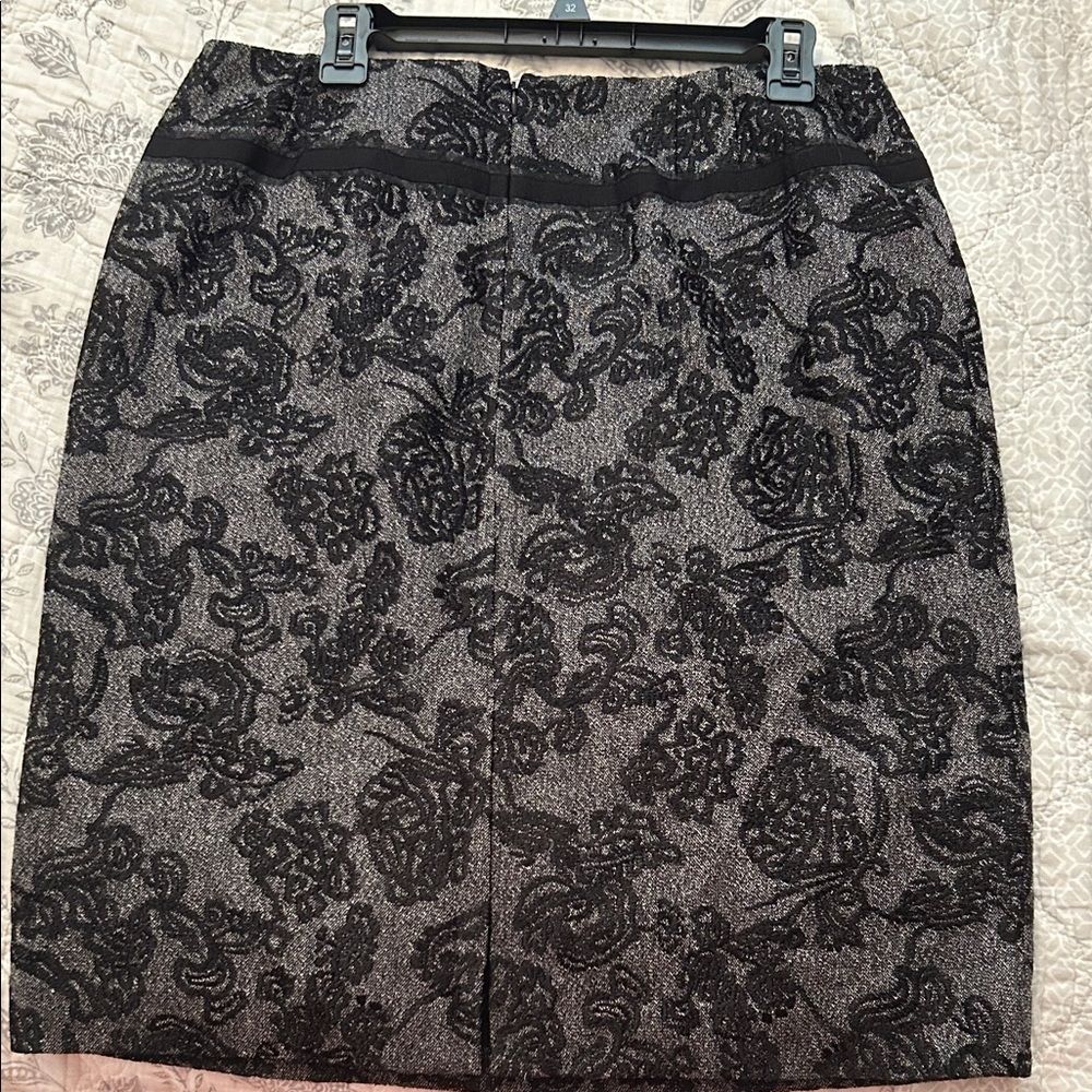 Ann Taylor Black Floral Pencil Skirt - Picture 4 of 4